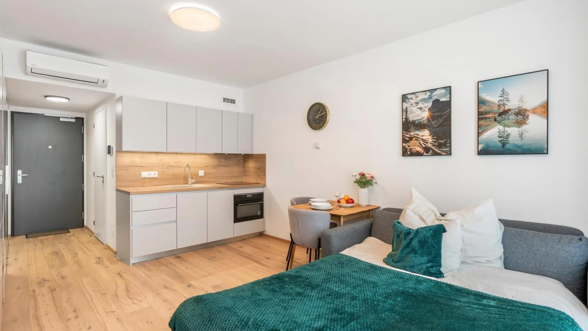 Real Living By Refa Karlin 408 Lägenhet Prag